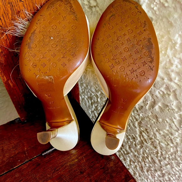 Louis Vuitton Yellow Silk Heels w/ Yellow Ostrich Feather & Velvet Bow - Picture 8 of 8